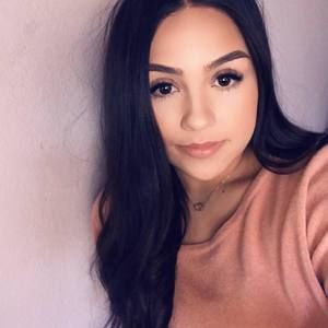 Meet your Posher, Daniela